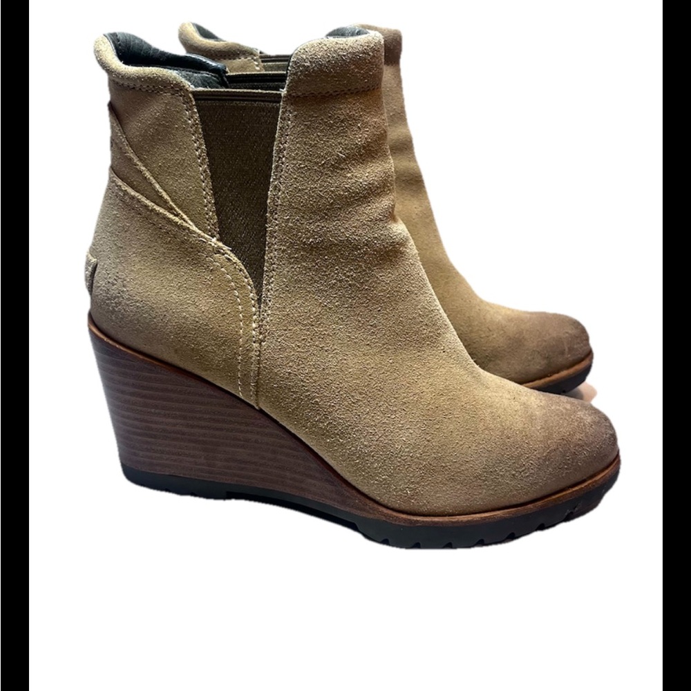 Sorel Tan Suede Wedge Boots